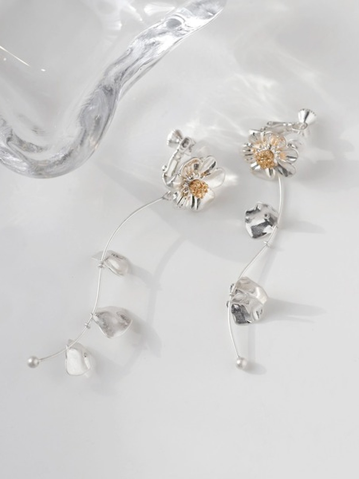 ANEMONE 花朵曲線耳環