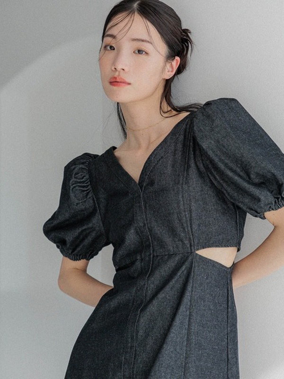 Heather 腰部鏤空泡泡袖洋裝